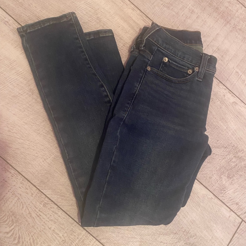Lucky Brand dark wash, Ava Skinny 2/26